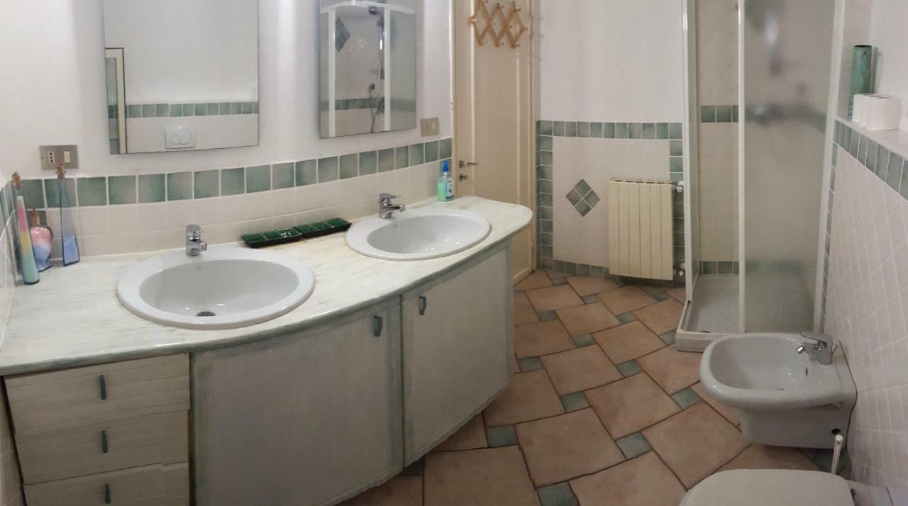 Ferienwohnung Taverna Derosas Golfo Aranci Exterior foto